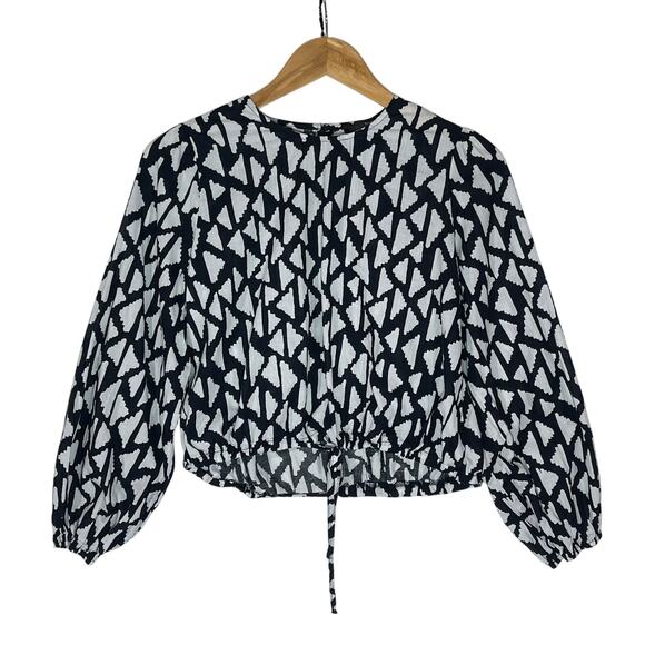 Anthropologie Tops - ANTHROPOLOGIE HAZEL Women’s Black and White Geo Print Cropped Top Med